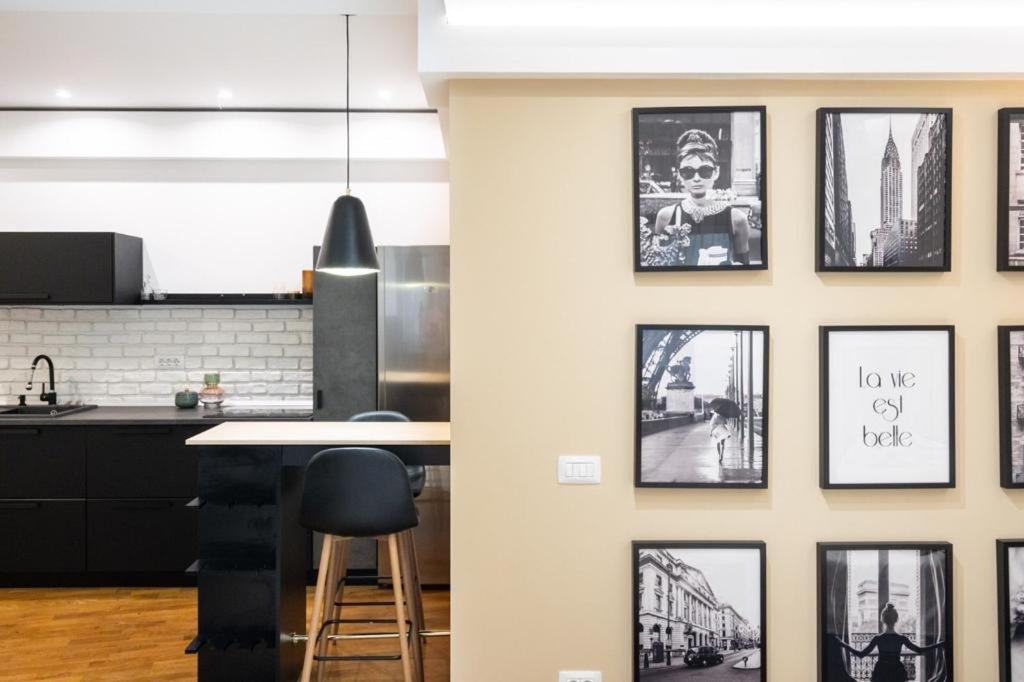 Wonderful Victorie Apartment Bucharest Exterior photo