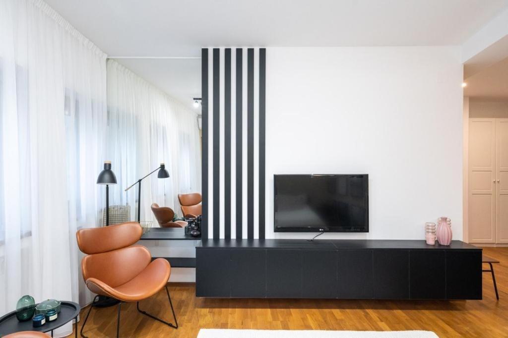 Wonderful Victorie Apartment Bucharest Exterior photo